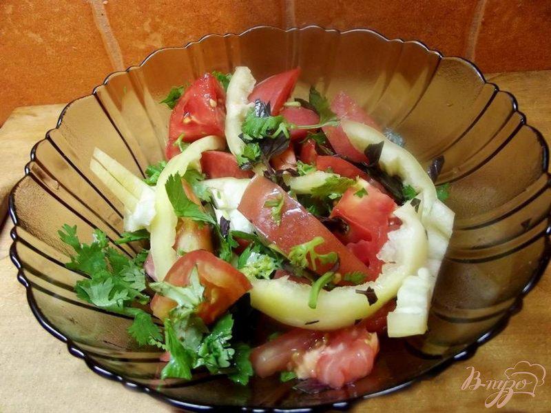 Фото приготовление рецепта: Салат с кинзой шаг №6