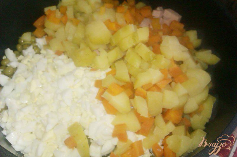 Фото приготовление рецепта: Оливье с морковью шаг №3