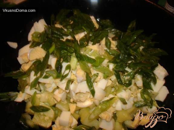 Фото приготовление рецепта: Салат с сушеными кальмарами № 2 шаг №1