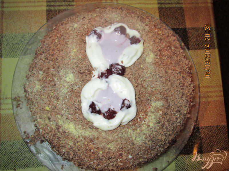 Фото приготовление рецепта: Шварцвальдский вишневый торт шаг №16