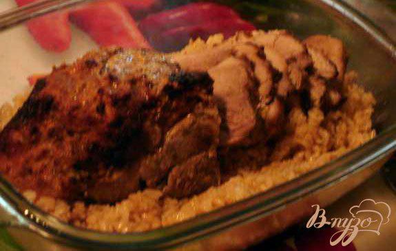 Фото приготовление рецепта: Свинина в сметанном соусе на подложке из риса шаг №2