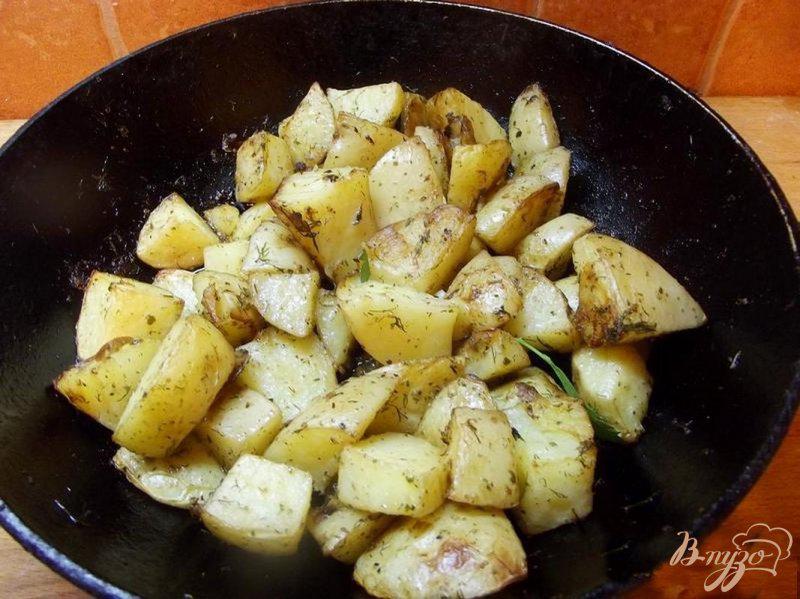 Фото приготовление рецепта: Запеченный молодой картофель шаг №5