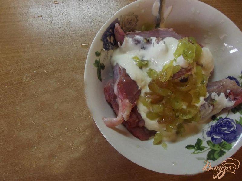 Фото приготовление рецепта: Телятина в маринаде из винограда шаг №2