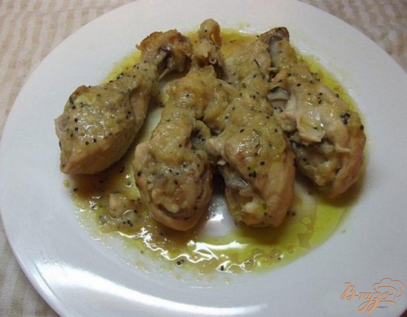 Фото приготовление рецепта: Куриные ножки в маринаде из киви шаг №8