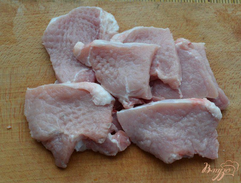 Фото приготовление рецепта: Свинина, маринованная в соевом соусе шаг №1