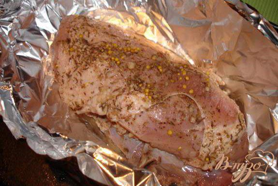 Фото приготовление рецепта: Запеченая свинина с вишней шаг №4