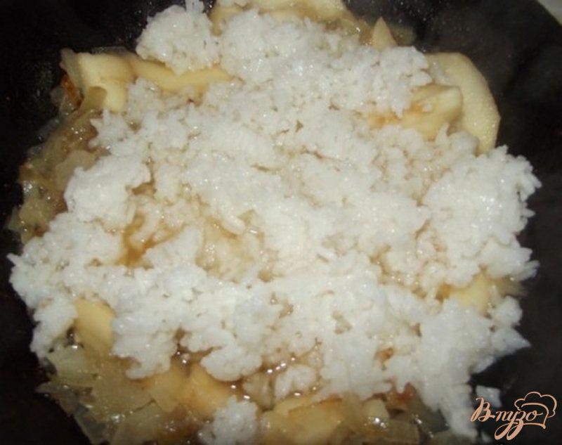 Фото приготовление рецепта: Рис с яблоками шаг №5