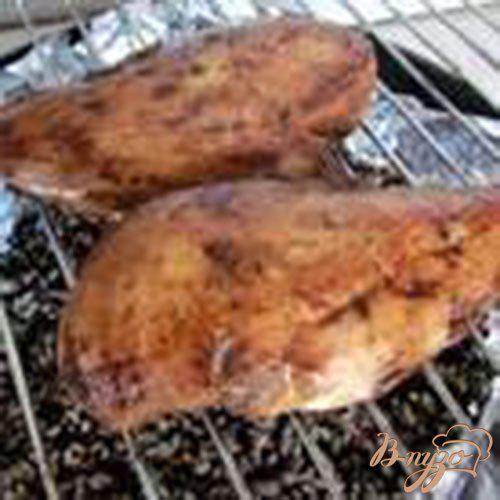 Фото приготовление рецепта: Куриная грудка, копченая в домашних условиях шаг №4