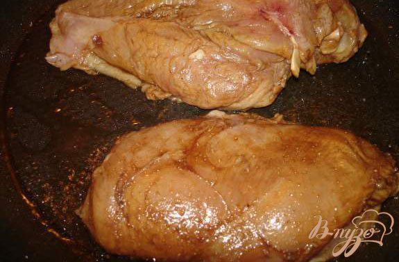 Фото приготовление рецепта: Куриная грудка, копченая в домашних условиях шаг №5
