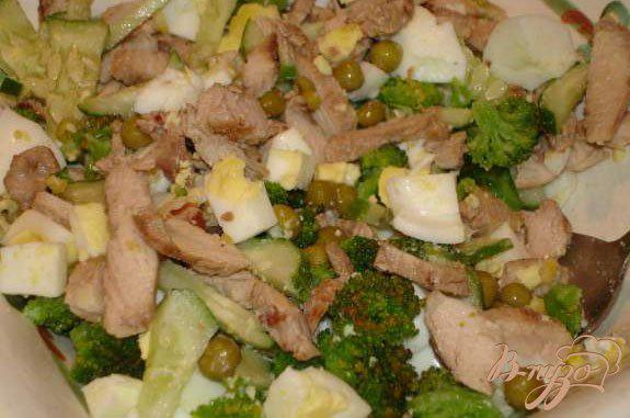 Фото приготовление рецепта: Салат с брокколи шаг №6