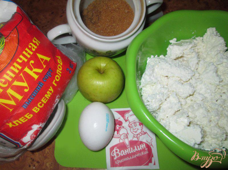 Фото приготовление рецепта: Сырники с яблоками шаг №1