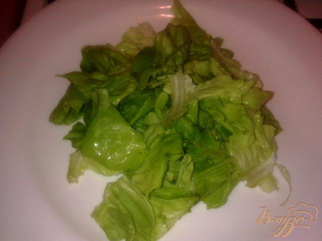 Фото приготовление рецепта: Салат с грушей и голубым сыром шаг №4