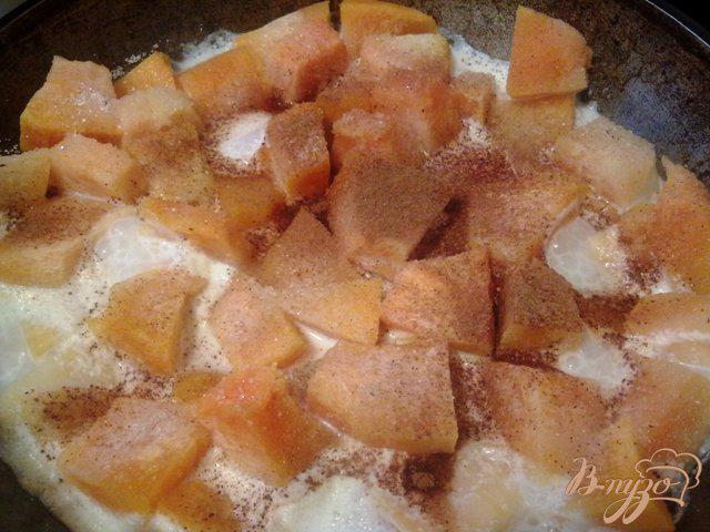 Фото приготовление рецепта: Ореховый кекс с тыквенной начинокй шаг №3