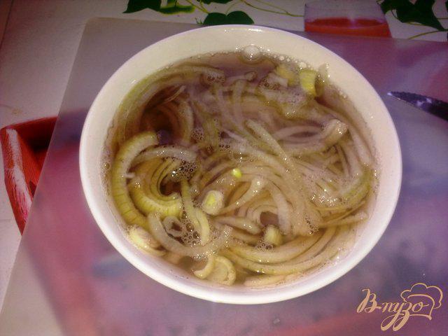 Фото приготовление рецепта: Картофельный салат с яблоком шаг №2