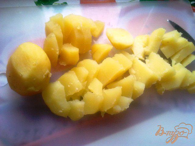 Фото приготовление рецепта: Картофельный салат с яблоком шаг №3