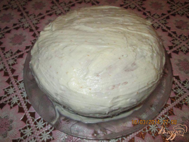 Фото приготовление рецепта: Бисквитный торт с сметаным кремом шаг №12