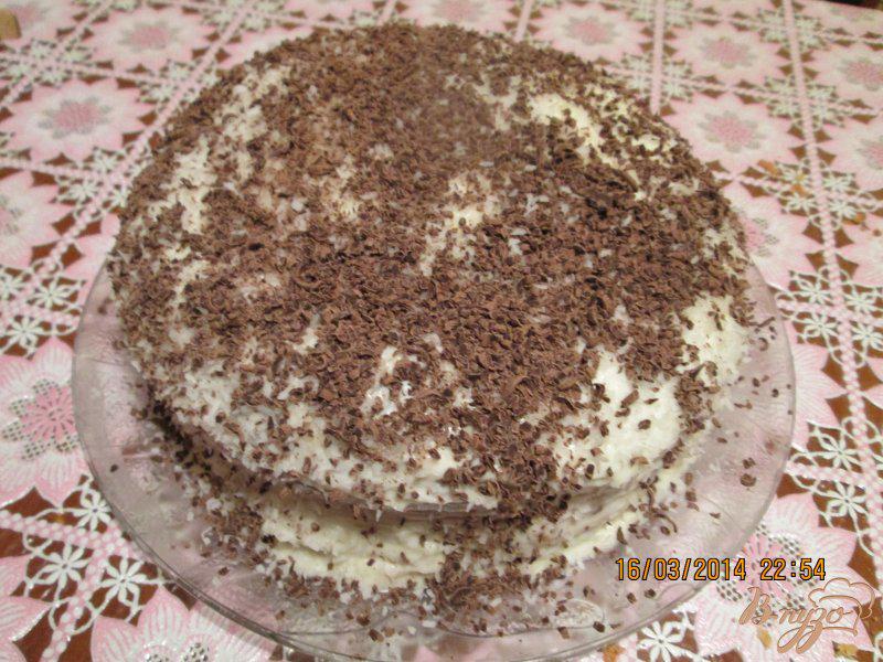 Фото приготовление рецепта: Бисквитный торт с сметаным кремом шаг №13