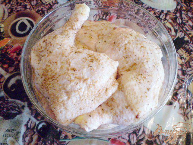 Фото приготовление рецепта: Быстрая курица на сковороде шаг №4
