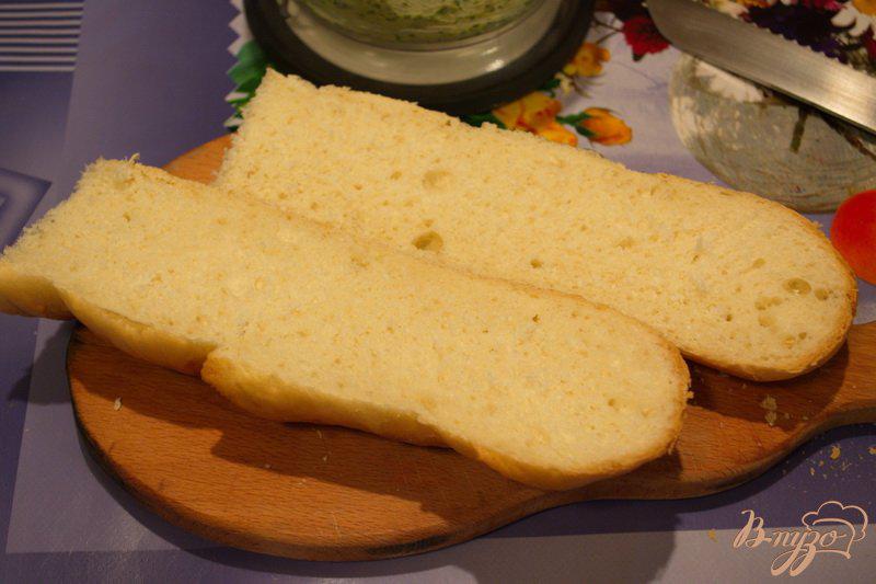 Фото приготовление рецепта: Гренки с сыром и зеленью шаг №1