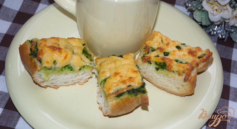 Фото приготовление рецепта: Гренки с сыром и зеленью шаг №5