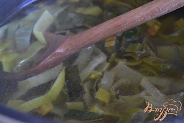 Фото приготовление рецепта: Суп-пюре из горошка с каштанами шаг №2
