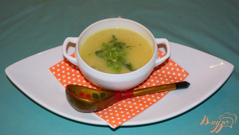 Фото приготовление рецепта: Картофельный суп-пюре с курицей и зеленью шаг №4
