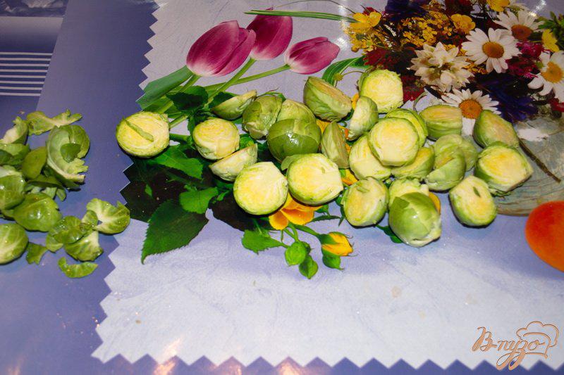 Фото приготовление рецепта: Канапе из брюссельской капусты с беконом шаг №1