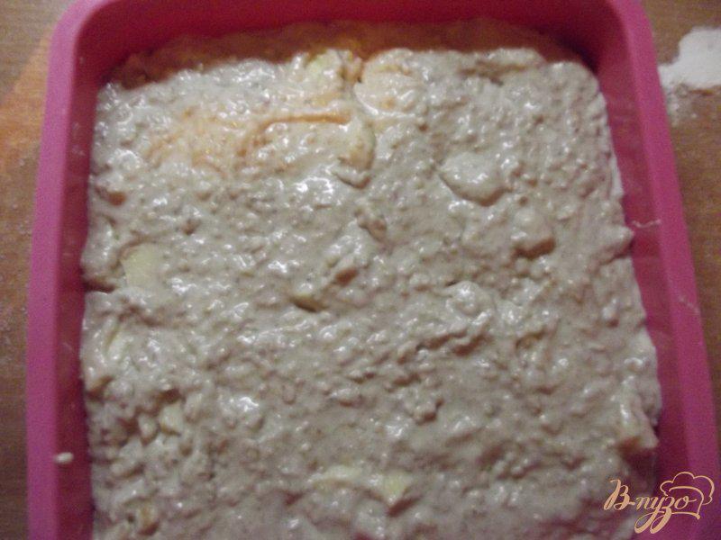 Фото приготовление рецепта: Пирог овсяный с яблоками шаг №10