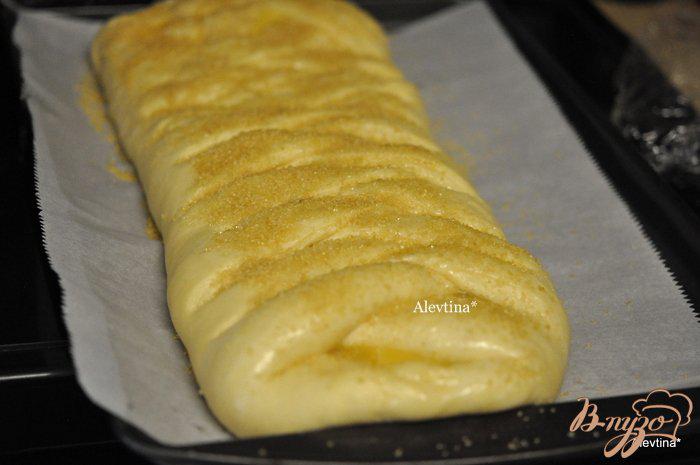 Фото приготовление рецепта: Плетеный лимонный хлеб шаг №8