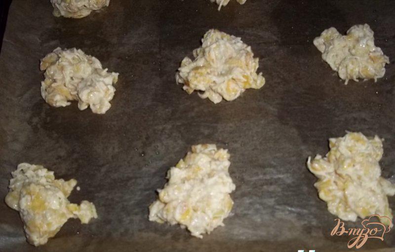 Фото приготовление рецепта: Сырные оладушки с хлопьями шаг №4