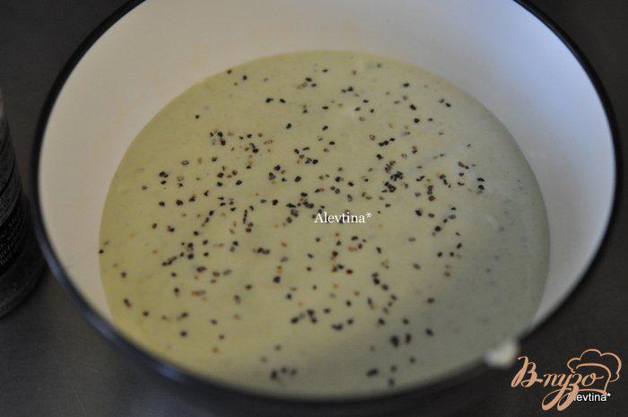 Фото приготовление рецепта: Суп с авокадо и креветками,томатной сальсой шаг №2