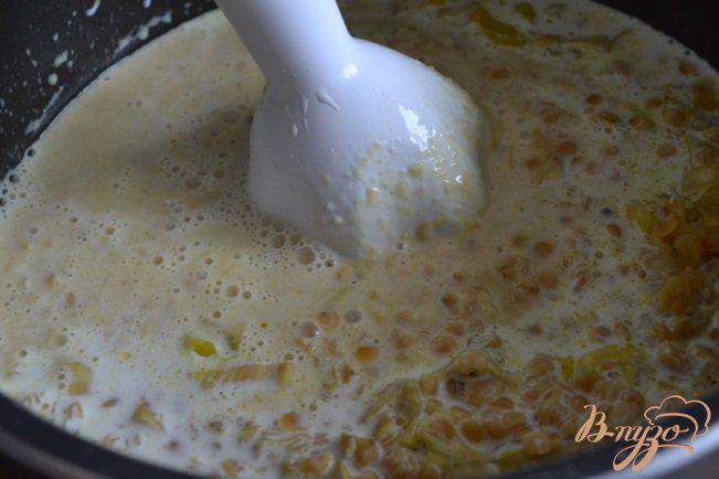 Фото приготовление рецепта: Чечевичный суп-пюре карри шаг №4