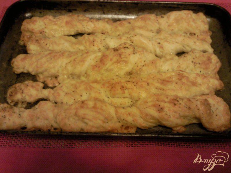 Фото приготовление рецепта: Хлебные палочки гриссини с сыром шаг №3