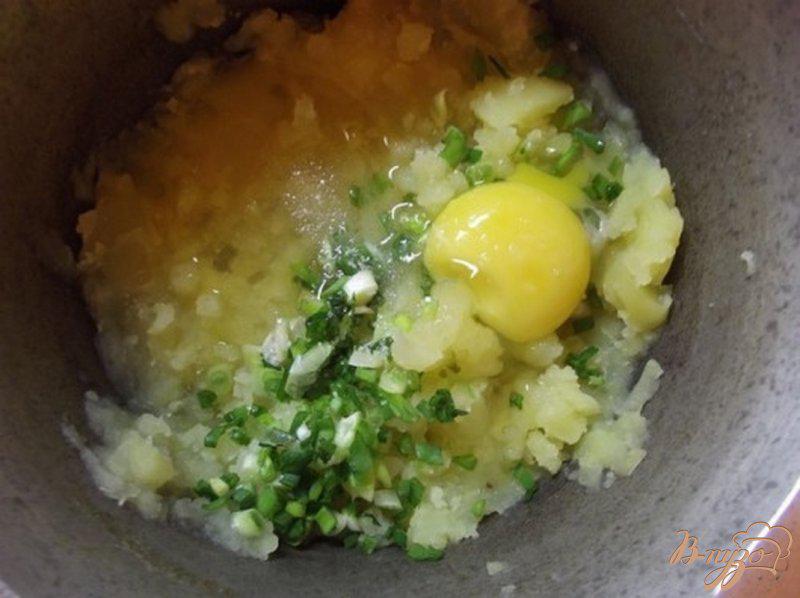 Фото приготовление рецепта: Картофель с листовой зеленью шаг №6