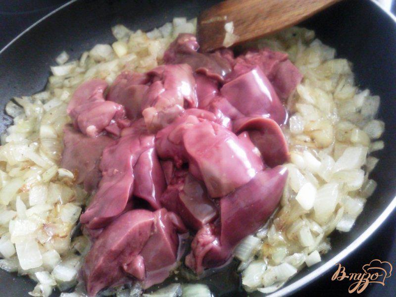 Фото приготовление рецепта: Паштет из куриной печени с желе из чернослива шаг №2