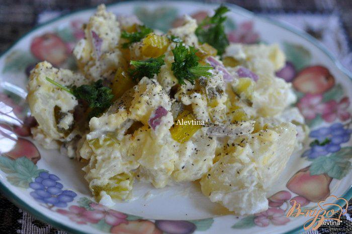 Фото приготовление рецепта: Картофельный салат со сладкими огурчиками шаг №5