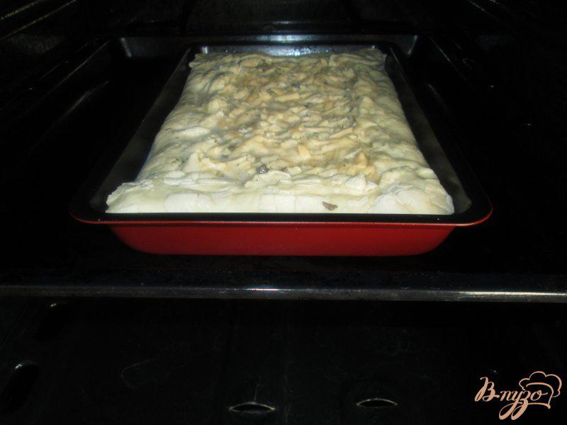 Фото приготовление рецепта: Пирог с курицей и грибами шаг №12