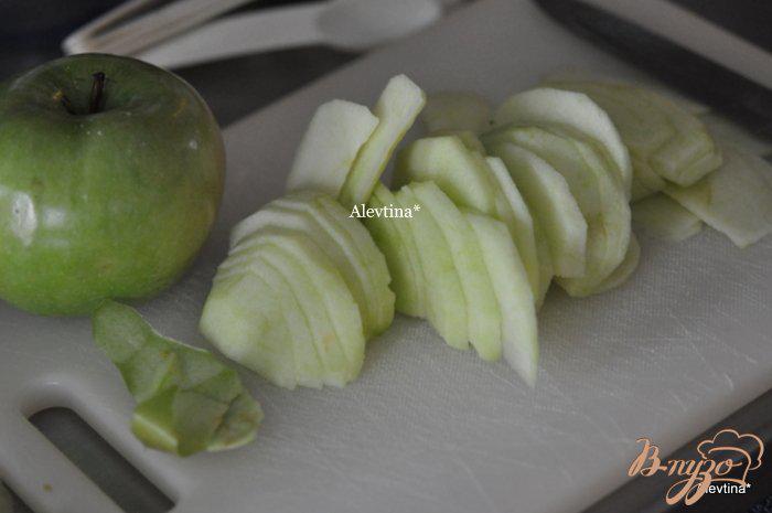 Фото приготовление рецепта: Сладкий кекс с яблоками по-быстрому шаг №1