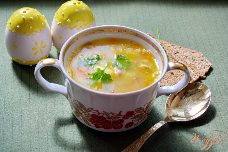 Фото приготовление рецепта: Cытный фасолевый суп с копченой грудинкой шаг №7