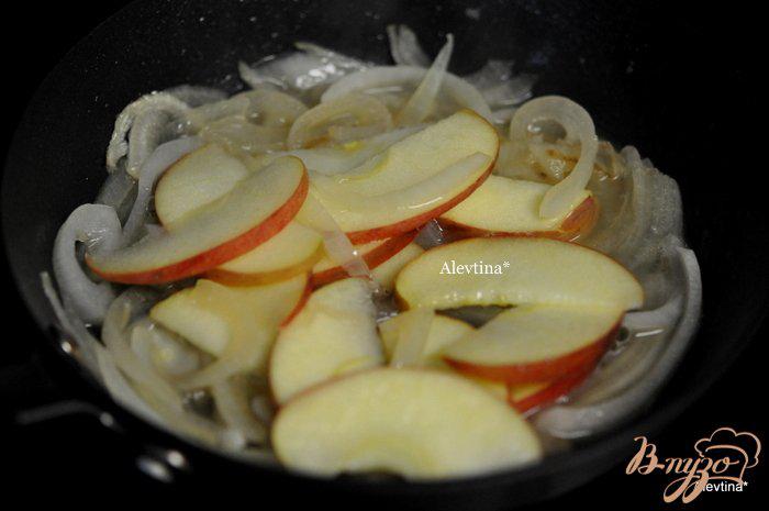 Фото приготовление рецепта: Свиные отбивные в яблочном рассоле шаг №5