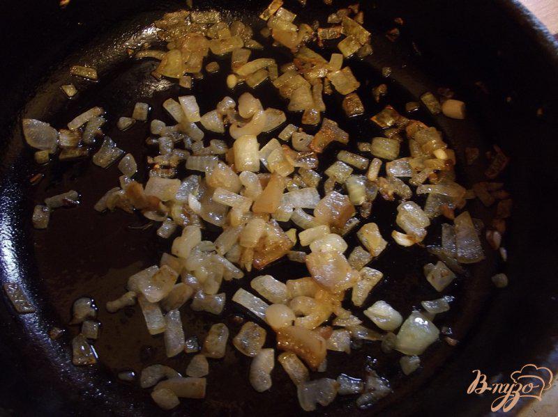 Фото приготовление рецепта: Рис в горшочке со шкварками шаг №3