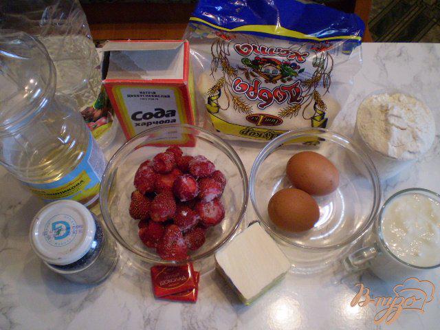 Фото приготовление рецепта: Маффины с маком и сладкой глазурью шаг №1