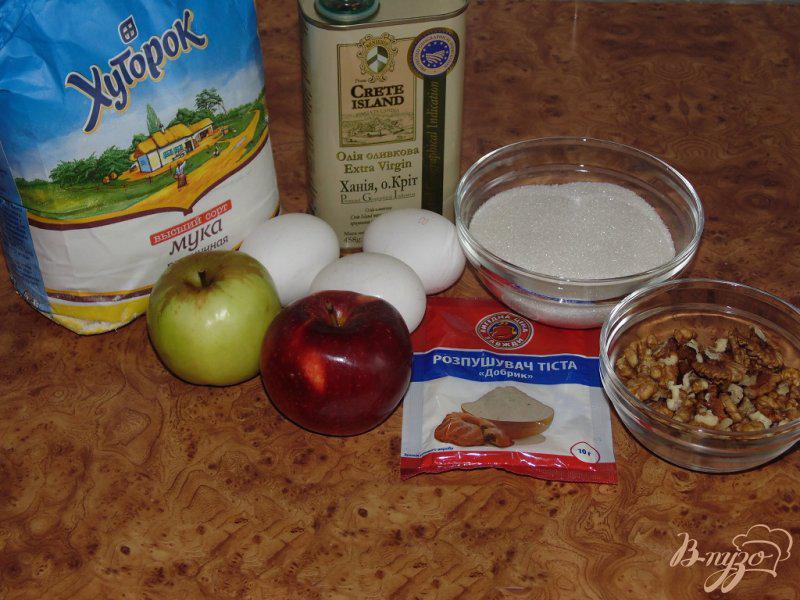 Фото приготовление рецепта: Пирог яблочный с грецкими орехами шаг №1