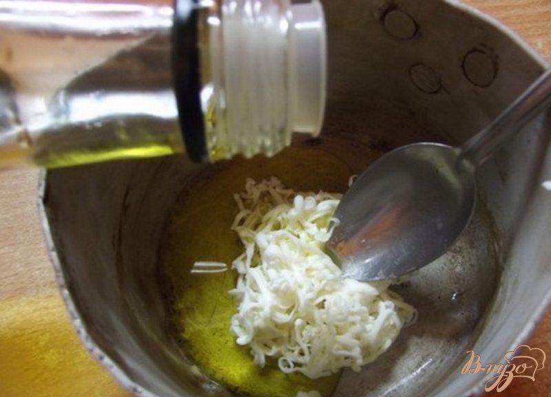 Фото приготовление рецепта: Макароны с травяным соусом на основе сыра шаг №2