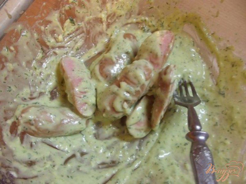 Фото приготовление рецепта: Сосиски в чесночном кляре шаг №9