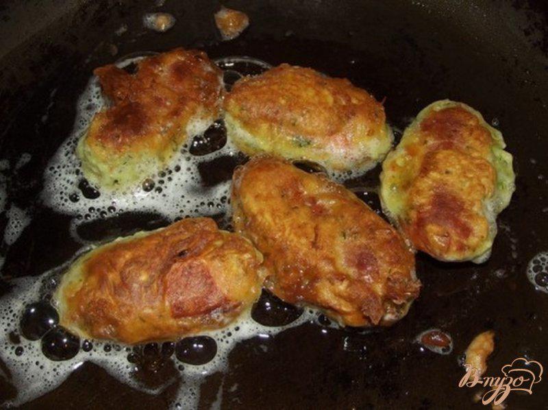 Фото приготовление рецепта: Сосиски в чесночном кляре шаг №10