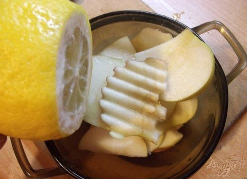 Фото приготовление рецепта: Яблочные чипсы шаг №2
