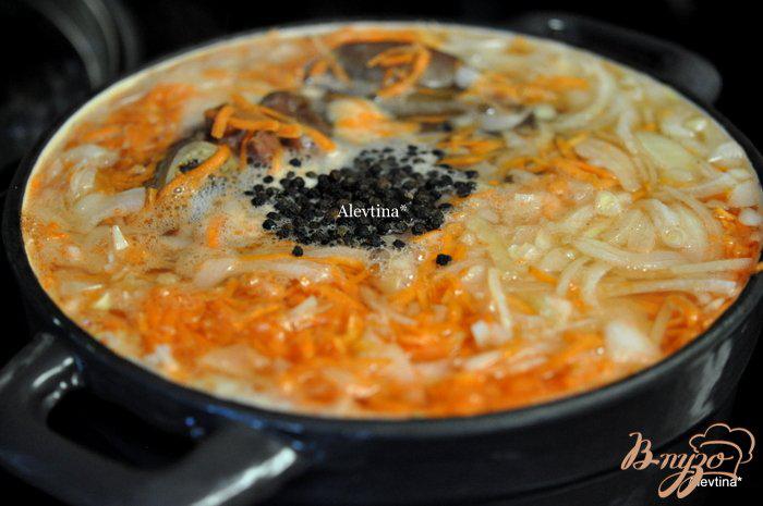 Фото приготовление рецепта: Воскресный гороховый суп с ветчиной шаг №3