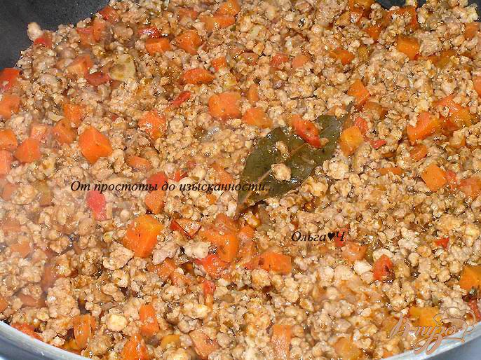 Фото приготовление рецепта: Мясное рагу в томатном соусе шаг №4