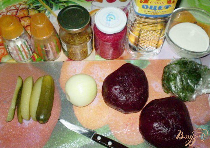 Фото приготовление рецепта: Салат свекольный с хреном, огурцом и горчицей шаг №1